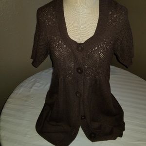 Short sleeved, tunic length, mixed weave sweater.